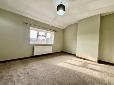 Greenthorpe Walk, Leeds - Photo 5