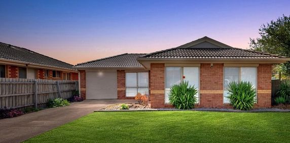 19 Belinda Close, Kurunjang, VIC 3337 - Photo 2