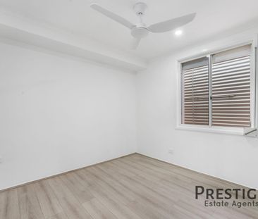 Modern Family Residence! - Photo 4