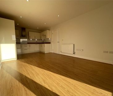 Redecorated modern apartment in the heart of the town centre just o... - Photo 5