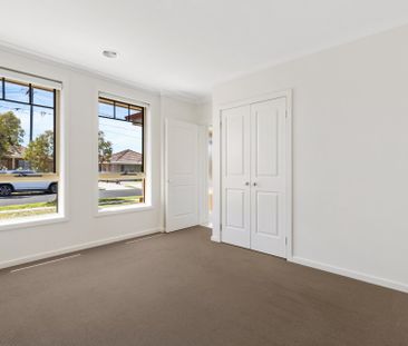 Spacious Unit - Photo 5