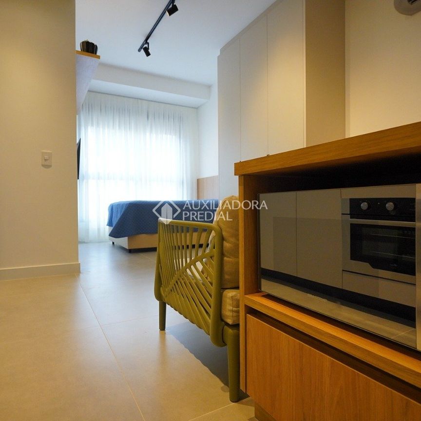 Apartamento com 1 quarto e 30m² para alugar em Centro, Florianópolis. - Photo 1
