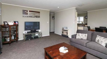 Discover Your Perfect Family Home in St Andrews - Photo 2