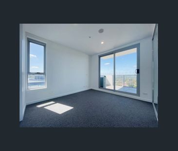 Quiet & Modern 2-Bed + Study Oasis | 5-Min Walk to Westfield Doncaster - Photo 3