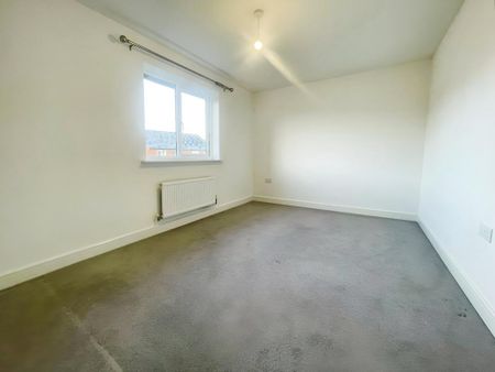 4 bedroom detached house to rent - Photo 2