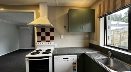 A refreshed decor and easy location! - Photo 4