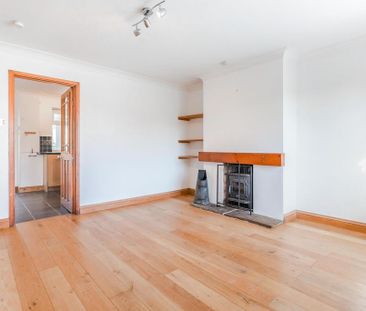 2 bedroom end of terrace house to rent - Photo 2