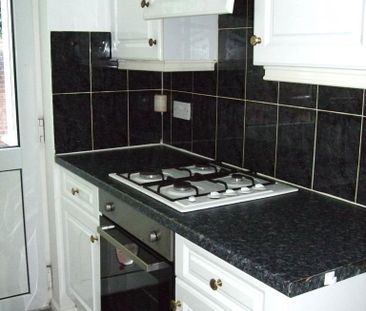 3 bedroom detached house to rent - Photo 2