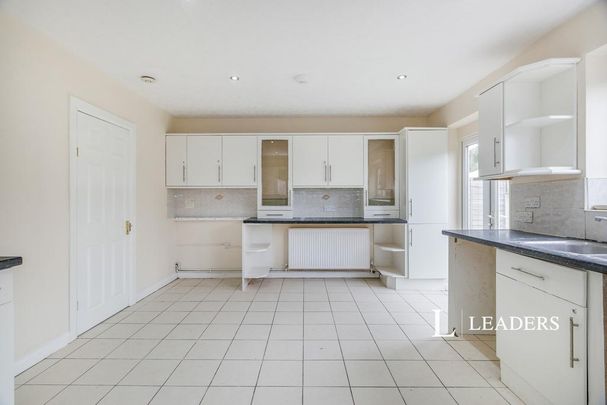 4 bedroom house to rent - Photo 1