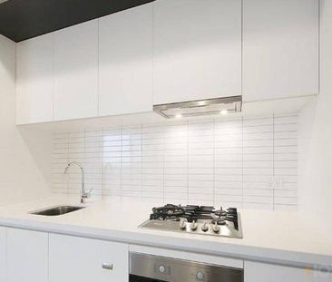 STYLISH APARTMENT | SECURE | PRIME LOCATION - Photo 3