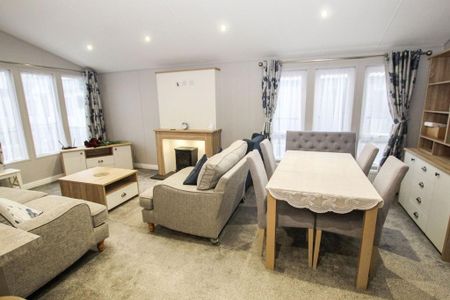 3 bedroom bungalow to rent - Photo 2