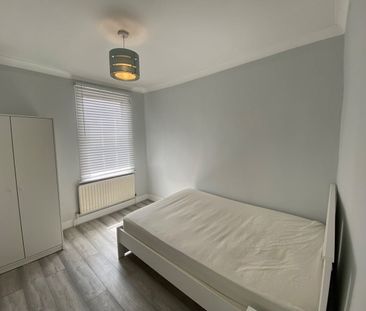 Room in a Shared House, Colegrave Road, E15 - Photo 1