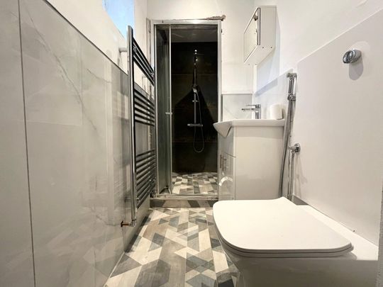 Elm Close, Twickenham, TW2 5JR - Photo 1