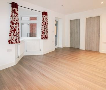 Flat to rent - London Road, Croydon, CR0 - Photo 1