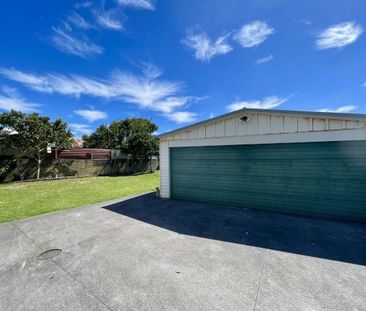 Cozy on Cracroft - Photo 5