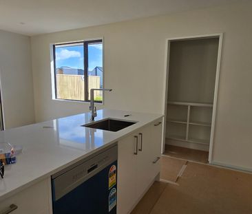 Brand new three bedroom home - Photo 5