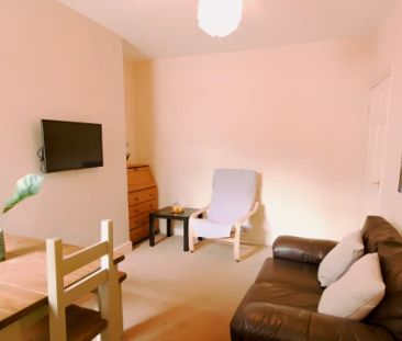 3 Bed 1 Bath - Photo 2