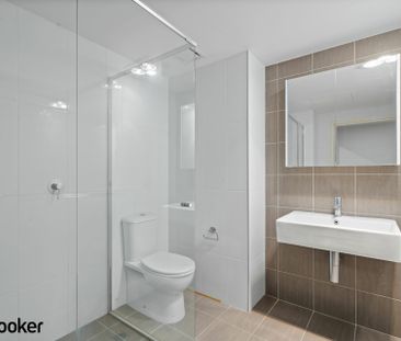 Modern and Stylish Apartment in Gungahlin - Photo 5