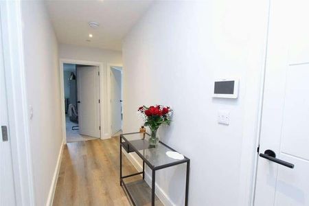 London Road, Hadleigh, Benfleet, Essex, SS7 - Photo 3