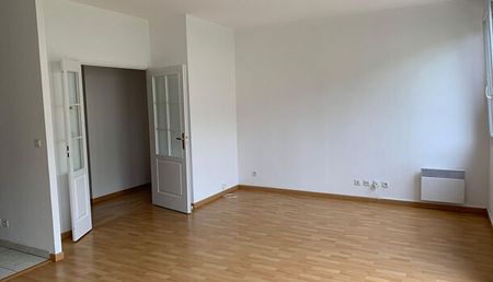 Appartement 4 pièces 77m2 REIMS 920 euros - Photo 3