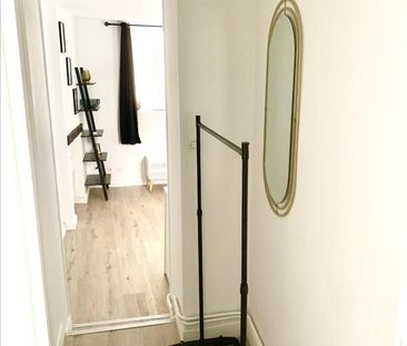 1 pièce - Meublé - 27 m² - 1er étage - Colocation non autorisée - Photo 2