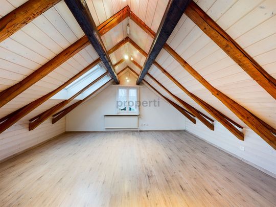 Centrally located duplex apartment with a fireplace ideal for couples, small families or shared living - Photo 1