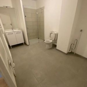 Location Appartement 2 pièces 45m² DEVILLE LES ROUEN 76250 - Photo 2