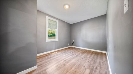 For Lease - 370 Grey Street, Brantford, Ontario - Photo 3