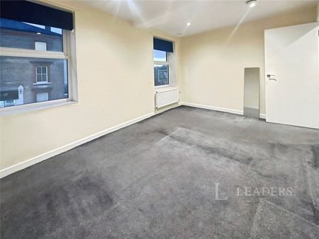 2 bedroom apartment to rent Shenfield Road, Brentwood, Essex, CM15 - Photo 3