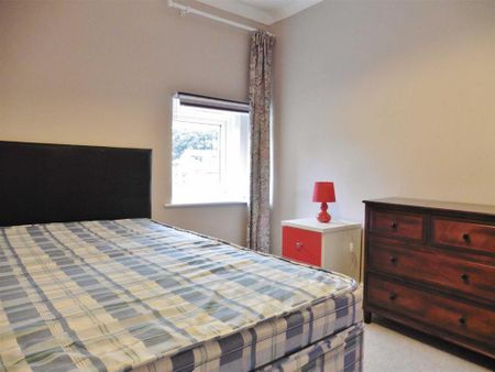 2 bedroom flat to rent - Photo 3
