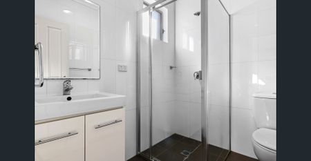 Well Presented Modern One Bedroom Apartment - Photo 4