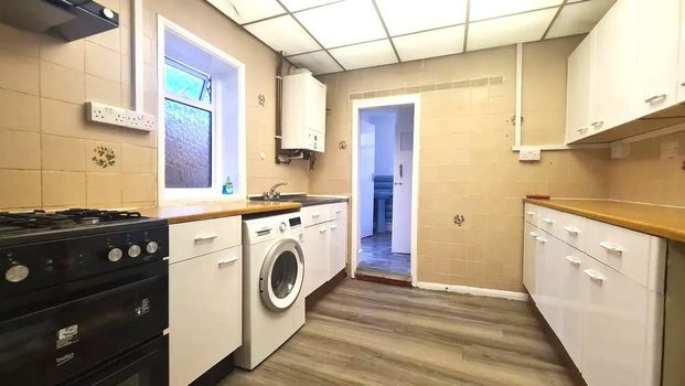 3 bedroom terraced house to rent - Photo 1