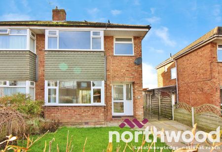 3 bedroom semi-detached house to rent - Photo 3