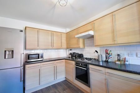 3 bedroom end of terrace house to rent - Photo 5