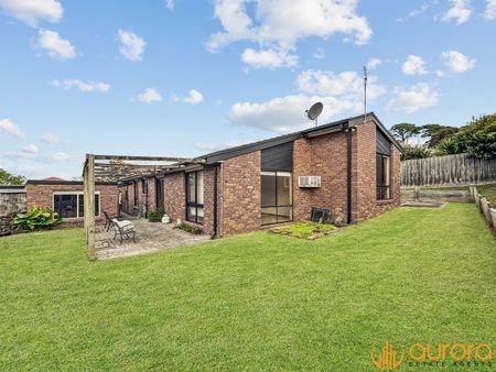 9 Warburton Court, Endeavour Hills VIC 3802 - House For Rent | Domain - Photo 3