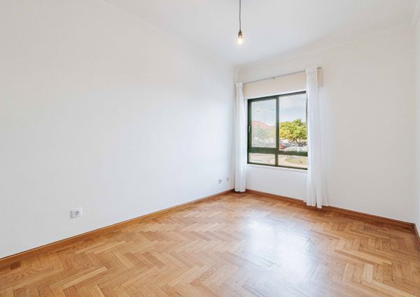 APARTAMENTO T2 NO ARNEIRO - CARCAVELOS