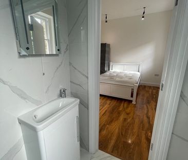 Room in a Shared Flat, Emmanuel House, CR2 - Photo 5