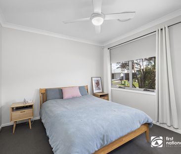 LOVELY HOME IN SOUGHT AFTER AREA OF THORNLANDS - Photo 5