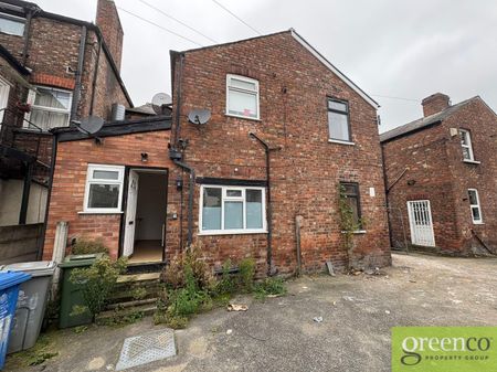 Washway Road, Sale, Trafford, M33 - Photo 2