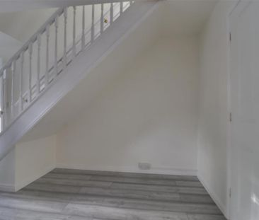 2 bedroom semi-detached house to rent - Photo 6