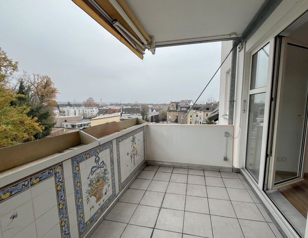 3-Zimmer-Wohnung mit zwei Balkonen und Tiefgaragenstellplatz in Zentrumnähe! - Foto 1