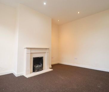 3 bedroom end of terrace house to rent - Photo 2