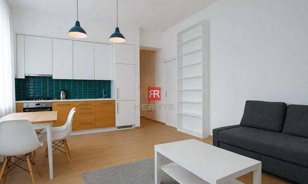 HERRYS - Na prenájom štýlový a priestranný 2-izbový byt v centre mesta - Nám. 1. mája - Photo 1
