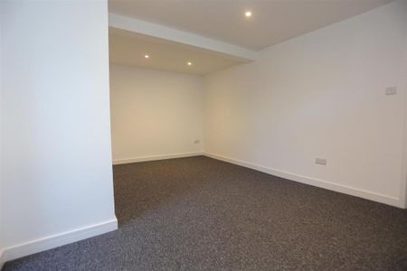 2 bedroom maisonette to rent - Photo 4