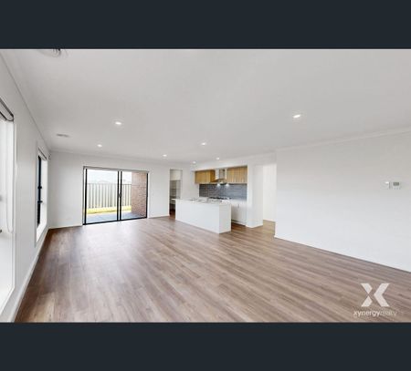 31 Cyad Way, Manor Lakes, Vic 3024 - Photo 5