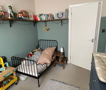 3 Bed Semi-Detached House, Rees Gardens, CR0 - Photo 1