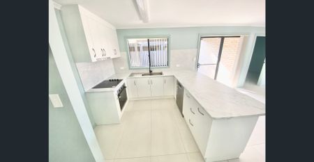 16b Hawke Road, Murray Bridge, SA 5253 - Photo 3