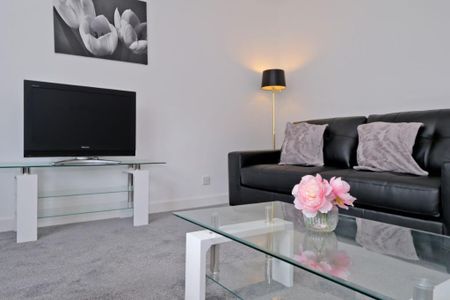 2 bedroom flat to rent - Photo 3