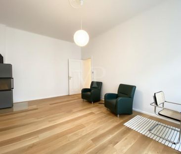 Möblierte 2 Zimmer - Charmanter Altbauflair mit Kamin, Balkon und H... - Photo 3