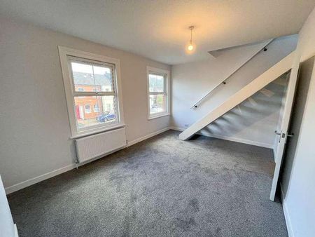 Crewys Road, First Floor Flat, London, NW2 - Photo 2